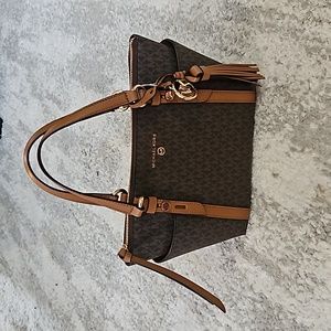 Michael Kors purse / Michael Kors bag
